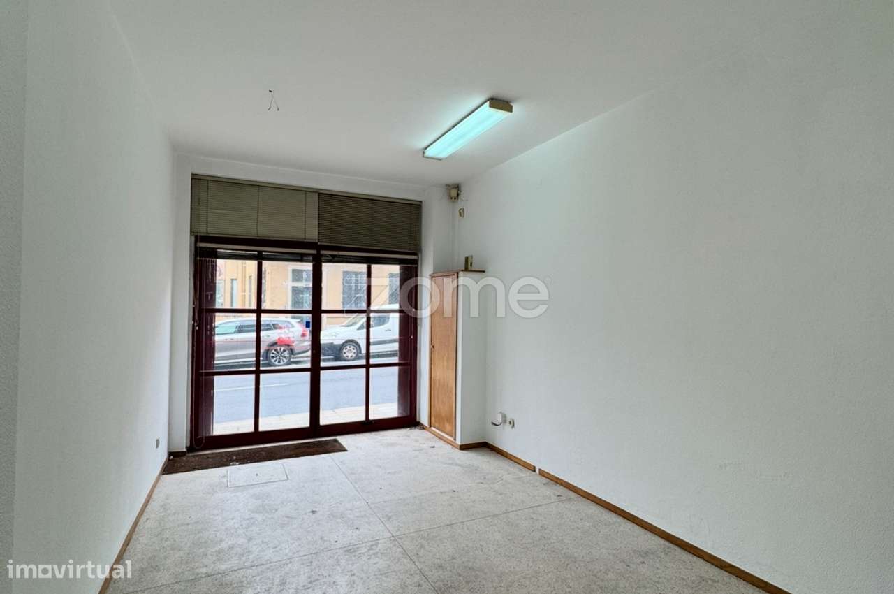 Loja no R/Ch Logradouro e Cave, na Rua Santos Pousada – Porto. - Grande imagem: 2/30