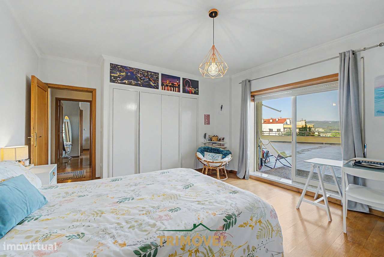 Apartamento T3 com Terraço, São João da Madeira-21
