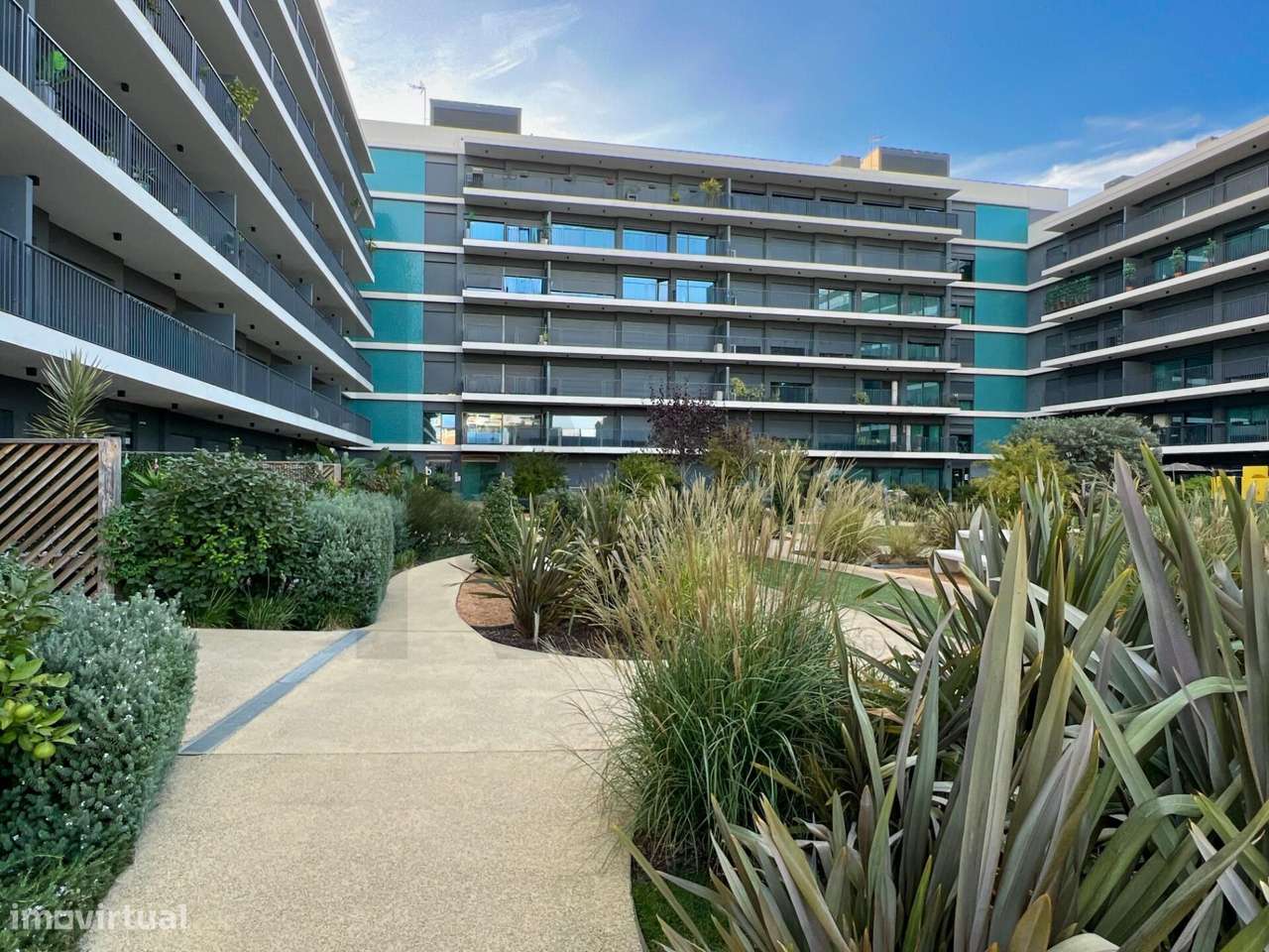 T2 Lux Garden - Faro | Condomínio Privado | Piscina | Elevador - Grande imagem: 5/42