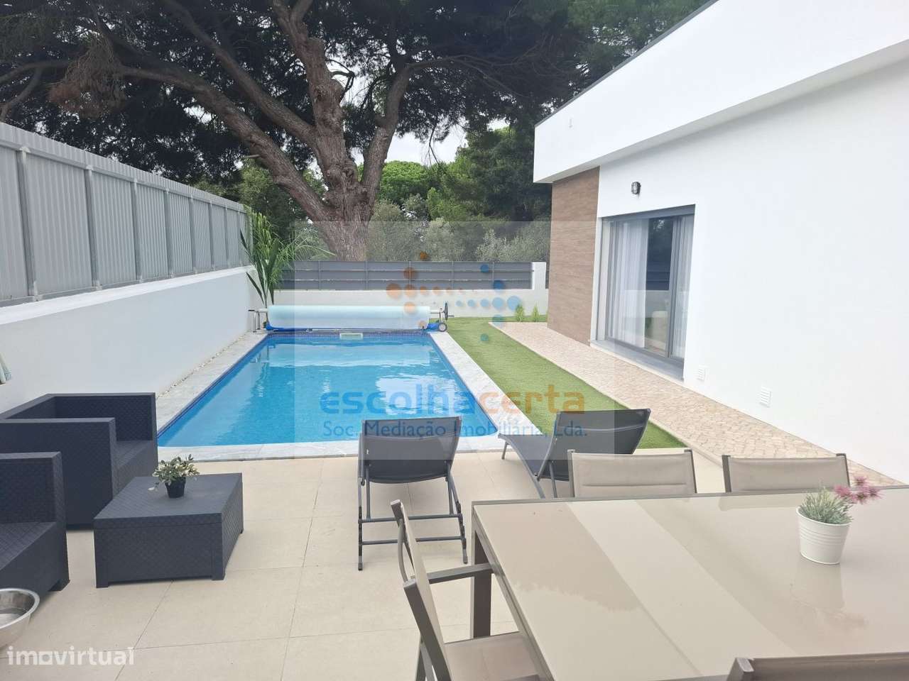 Oportunidade Excelente Moradia Térrea T4 Com Piscina de agua salgada-37