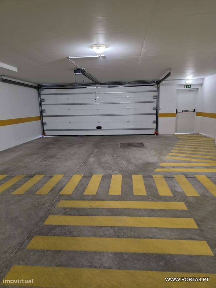 Apartamento T3 Novo com garagem-25