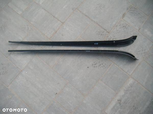 vw golf V plus listwy szyby przód komplet 2szt 5m0854327b     5m0854328b - 2