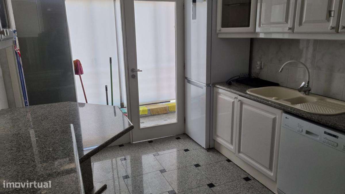 Quarto - localizado em Senhora da Hora Porto - Grande imagem: 4/10