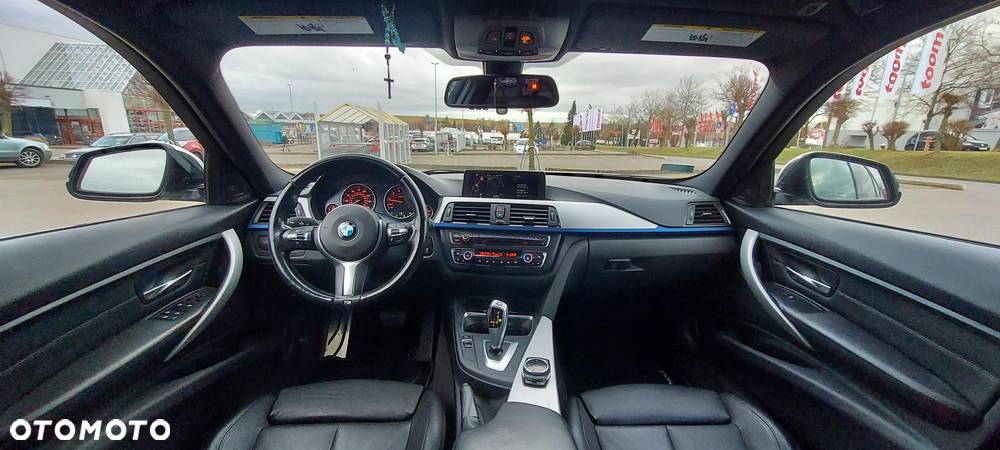 BMW Seria 3 335i xDrive M Sport - 22