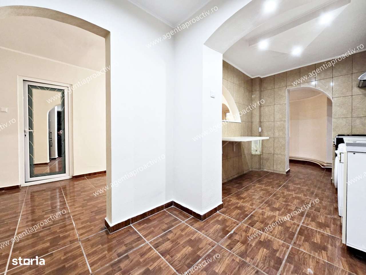 Apartament cu 3 camere, pretabil și pentru activitati comerciale.-6