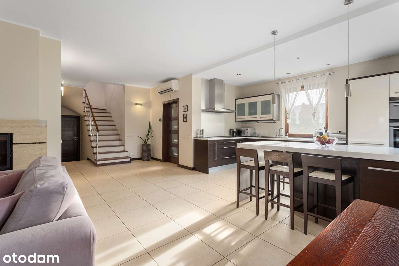 Przestronny LUKSUSOWY dom wolnostojący z wyjątkowym ogrodem!-5