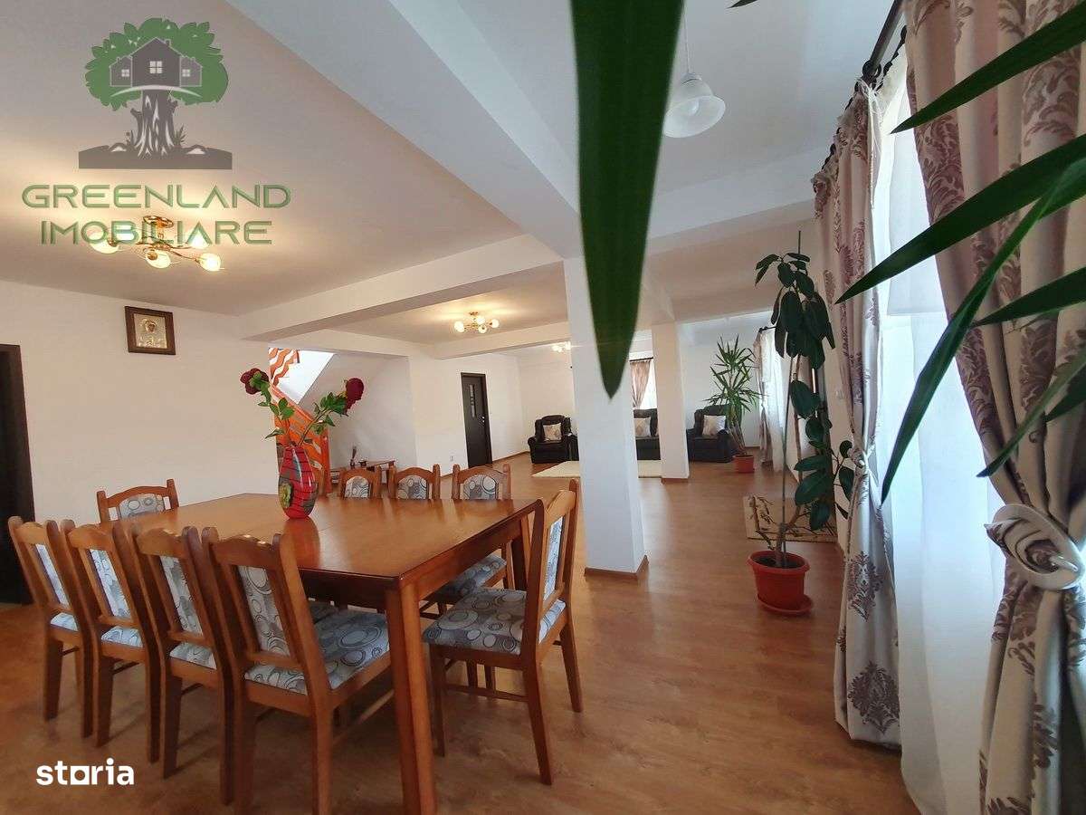 Vila P+E+M 8 camere, 3 bai, 245mp, TEREN 1570mp, la asfalt, drumul E58 - Imagine principală: 1/20