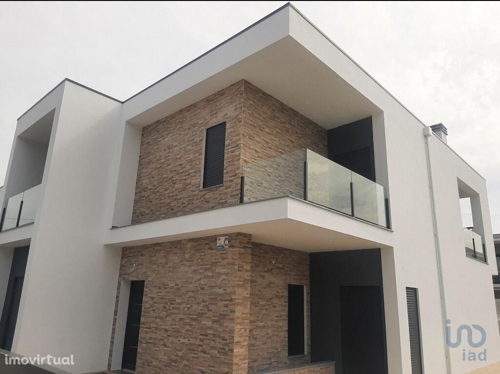 Casa T4 em Setúbal de 226,00 m2