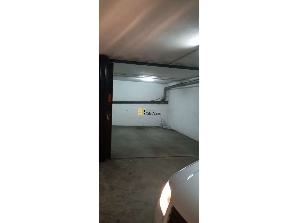 Garagem Fechada para 2 Carros | Meixomil - Grande imagem: 3/8