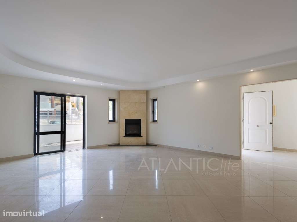 Moradia T3 Amadora com Excelentes Áreas e Espaço Exterior-5