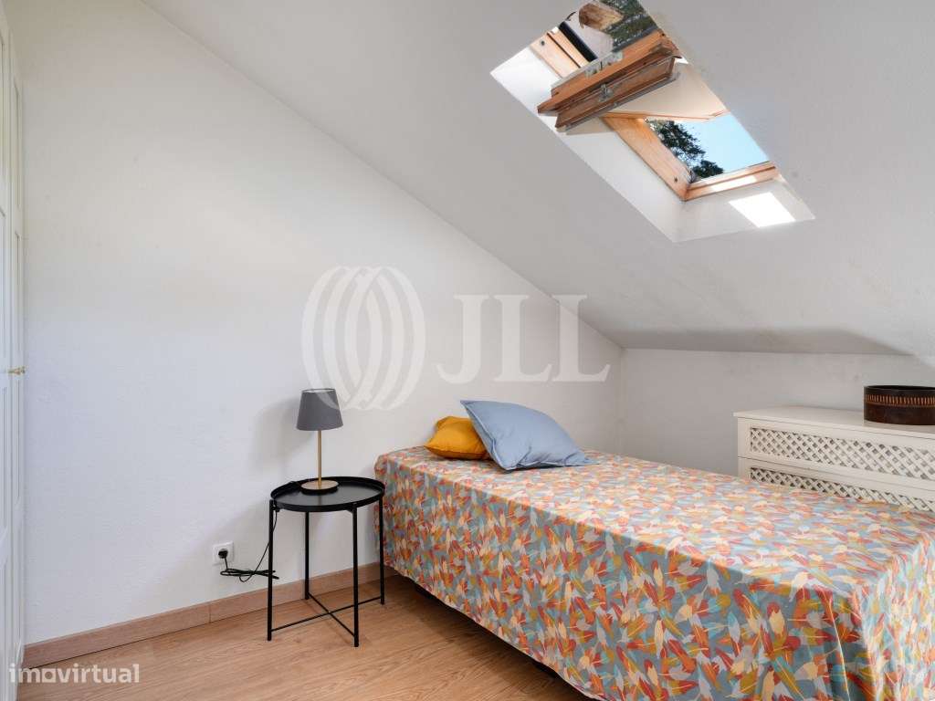 Moradia T4 com jardim no Banzão em Colares-37