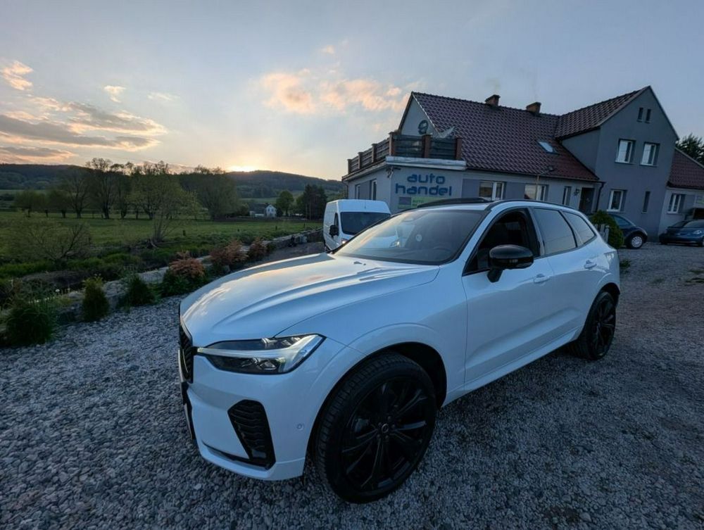 Volvo XC60 II B5 B AWD Plus Dark 2025