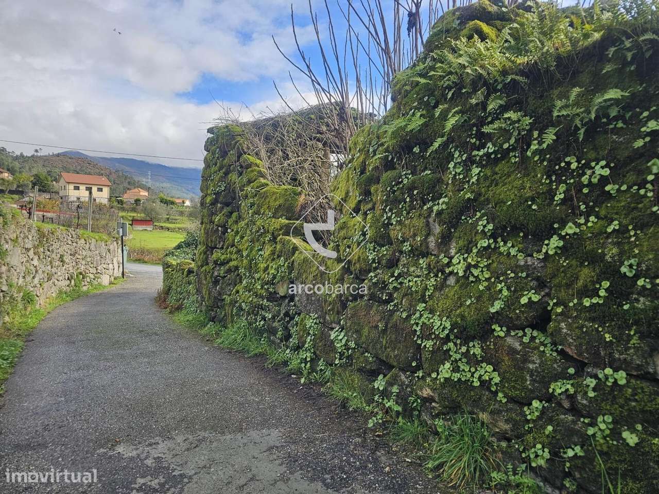 Propriedade para restauro - Loureda - Arcos de Valdevez-11