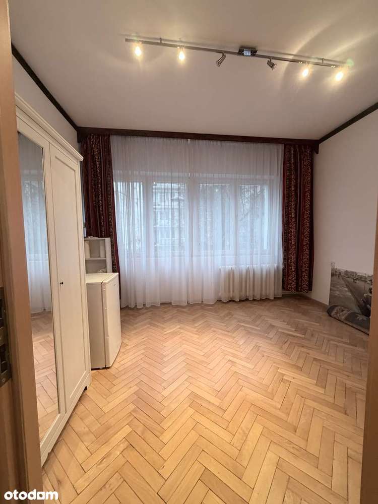 Kawalerka# Idealny rozstaw # OSOBNA KUCHNIA # WINDA # Hoża-6