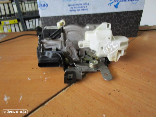 Fecho 31301421 VOLVO V40 2012 FE ELETRICO - 3