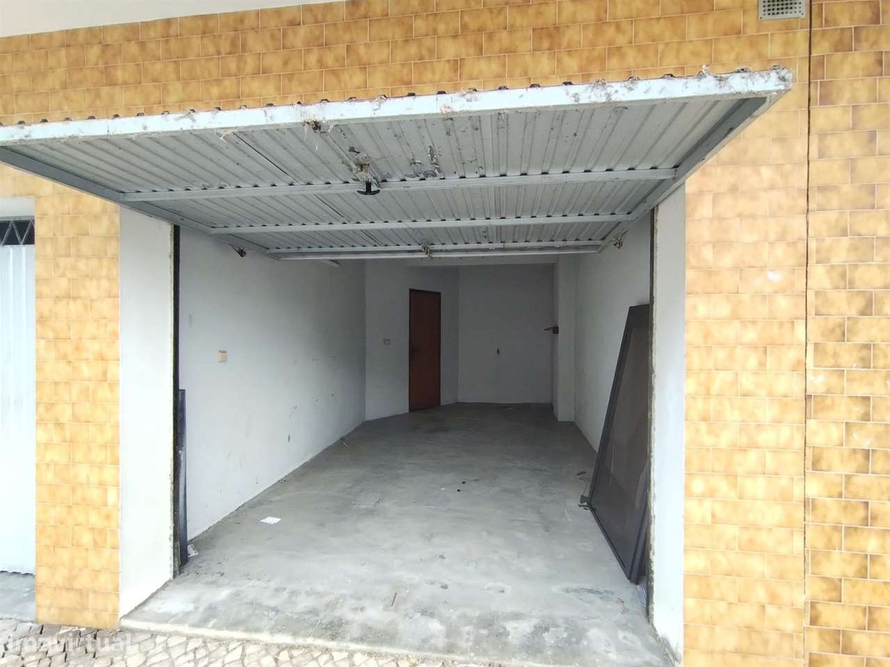 Apartamento T3 / Varandas / Marquise / Garagem / Quinta do Bispo / Lei-11