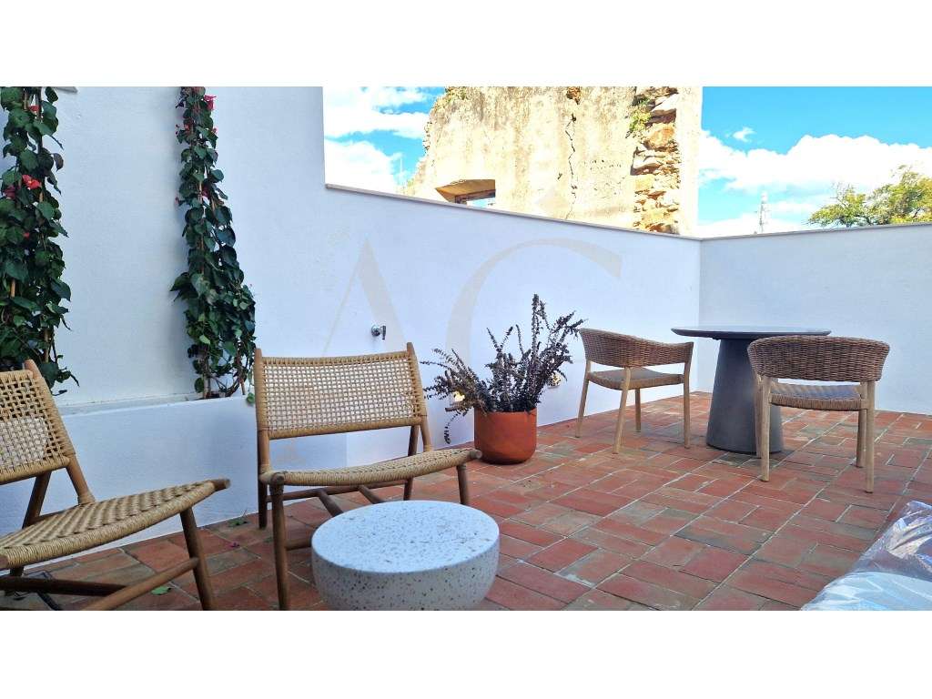 Moradia T3 de luxo no centro de Tavira com piscina e garagem privada-9