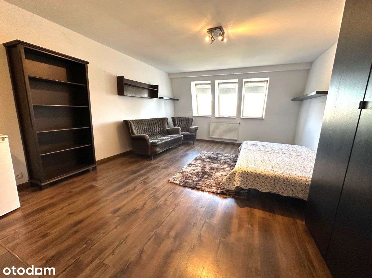 Klimatyczna kawalerka na Podolanach! - Pełny obrazek: 1/18