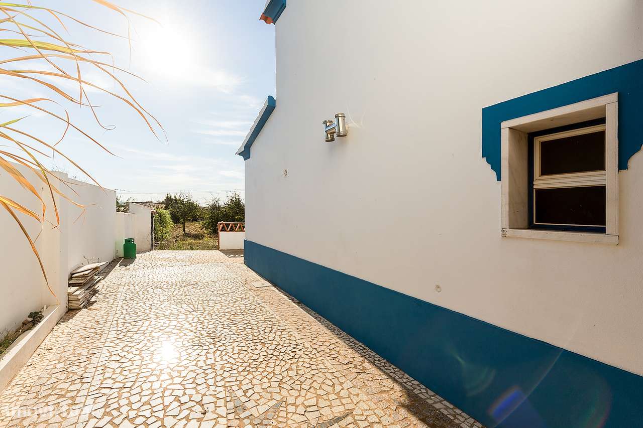 Moradia Isolada T4+2 com 245 m2 em Lote com 961 m2 na Aldeia de Nora,-35