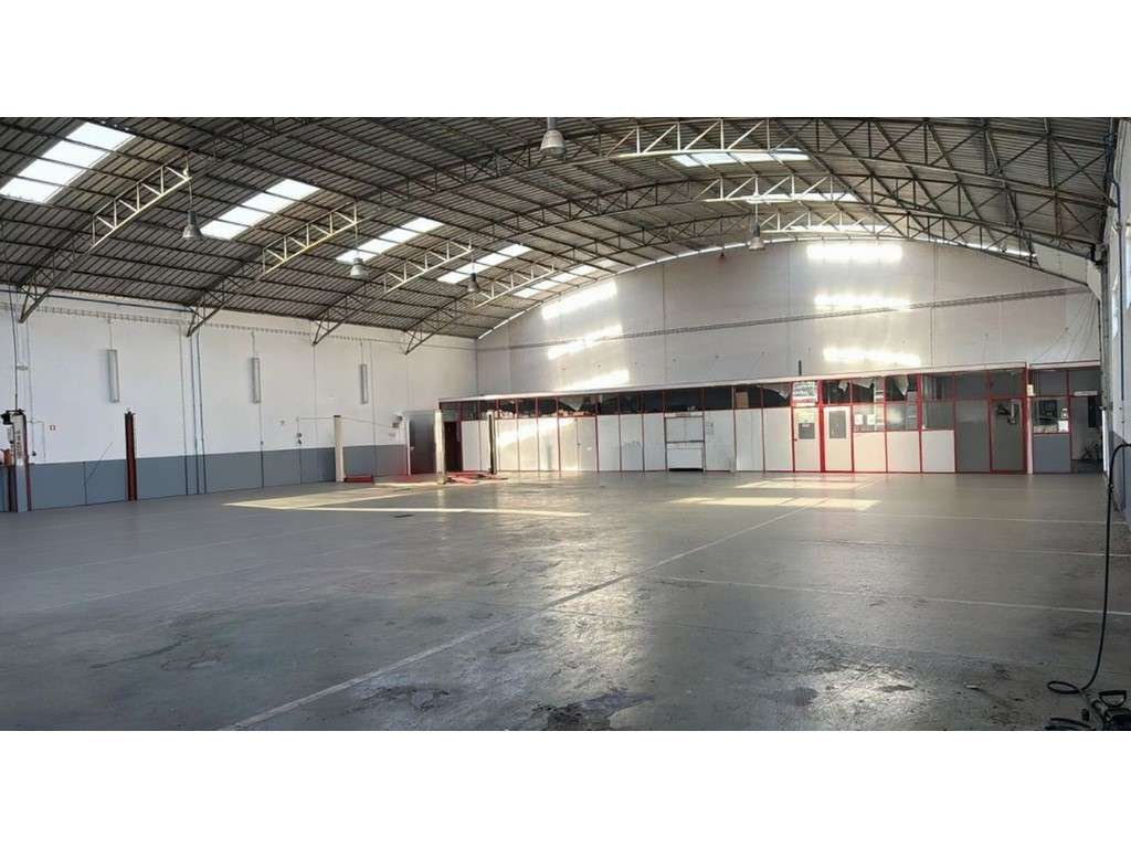 ARMAZÉM INDUSTRIAL-1