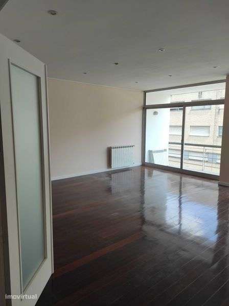 Arrenda apartamento T3 Costa junto ao parque da cidade - Grande imagem: 5/12