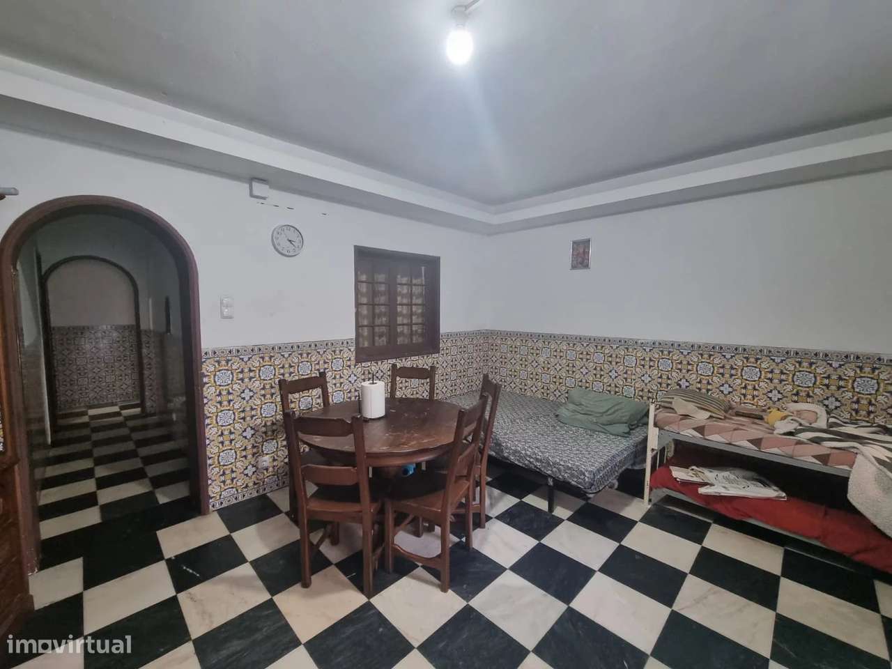 Prédio com 3 apartamentos T2, com Terraço e Jardim na Costa da Caparic-26