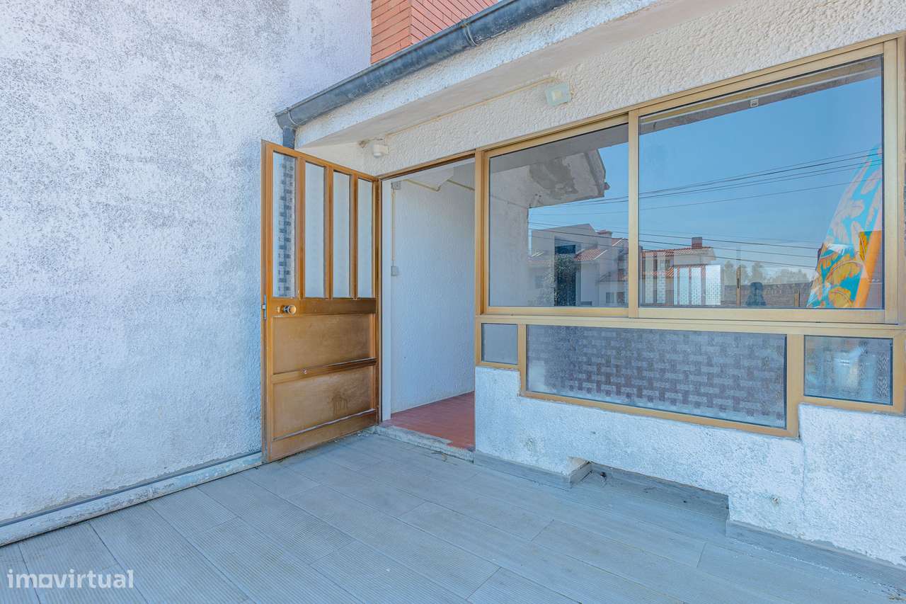 T3 Geminada com jardim, terraço e garagem em Canelas-10