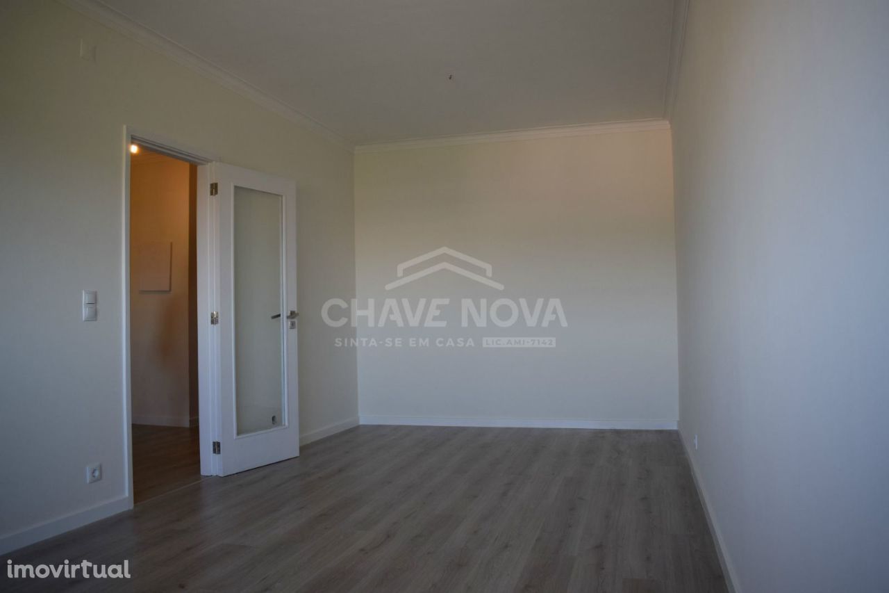 Apartamento T1+1 em Oliveira do Douro completamente renovado