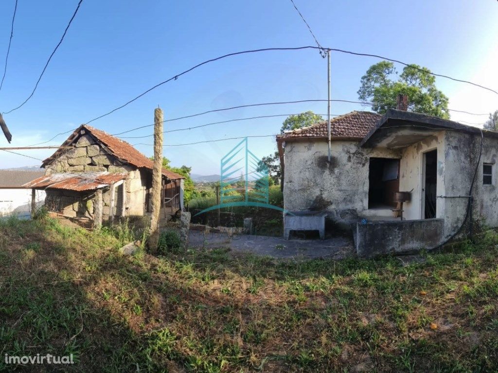 Quinta com Moradia para restauro em Luzim- Penafiel