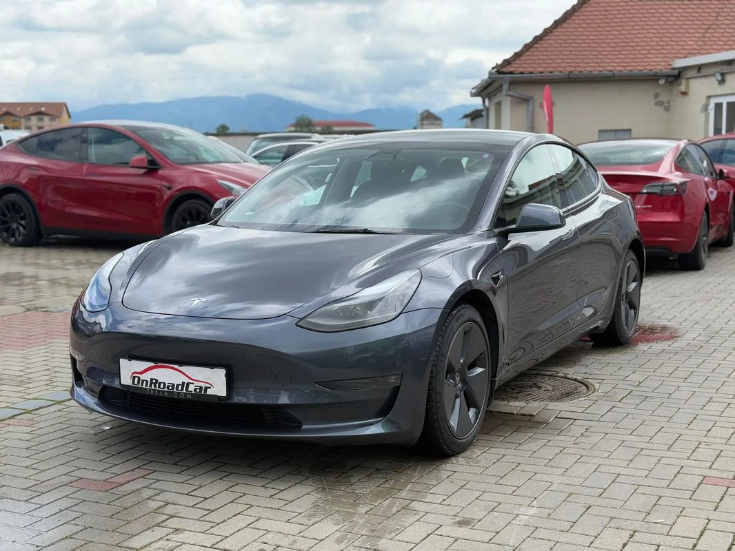 Tesla Model 3 Langstreckenbatterie Allradantrieb Dual Motor - 21