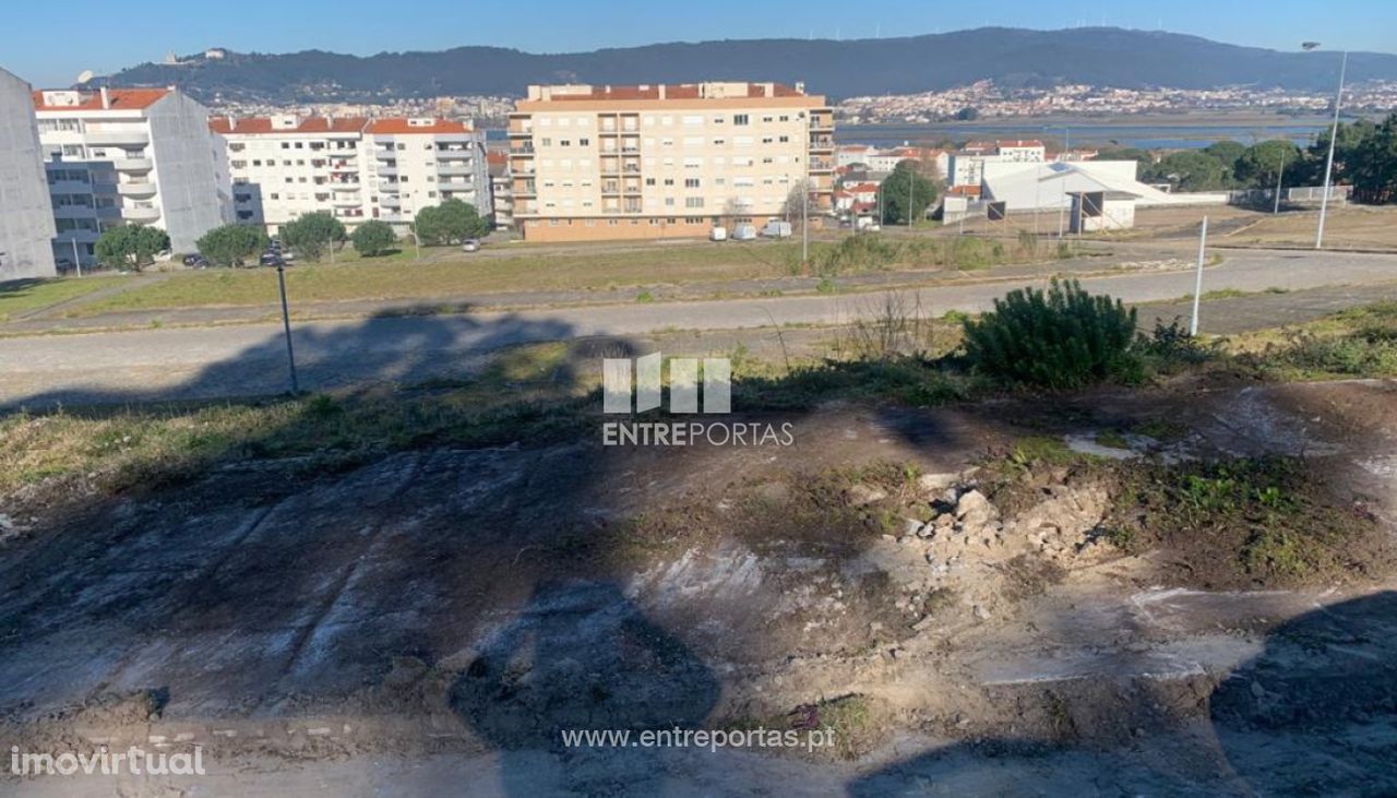 Venda de lote para construção com 213m², Cidade Nova, Viana do Cast