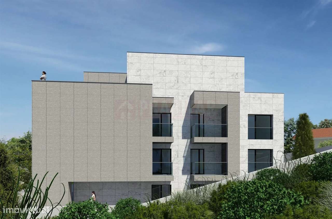 Em Celas, Apartamento T2 com 2 Suites, Varandas e Garagem-6