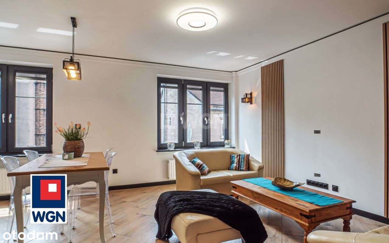 Eksluzywny apartament dwupoziomowy w ścisłym centrum miasta.-11