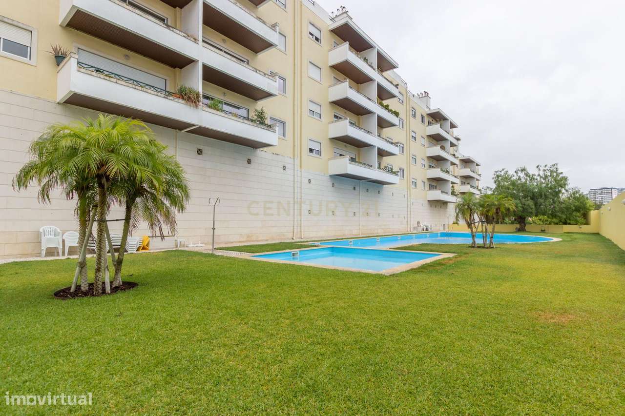 Arrendamento T3 em Condomínio Privado em Carnaxide - Grande imagem: 4/29