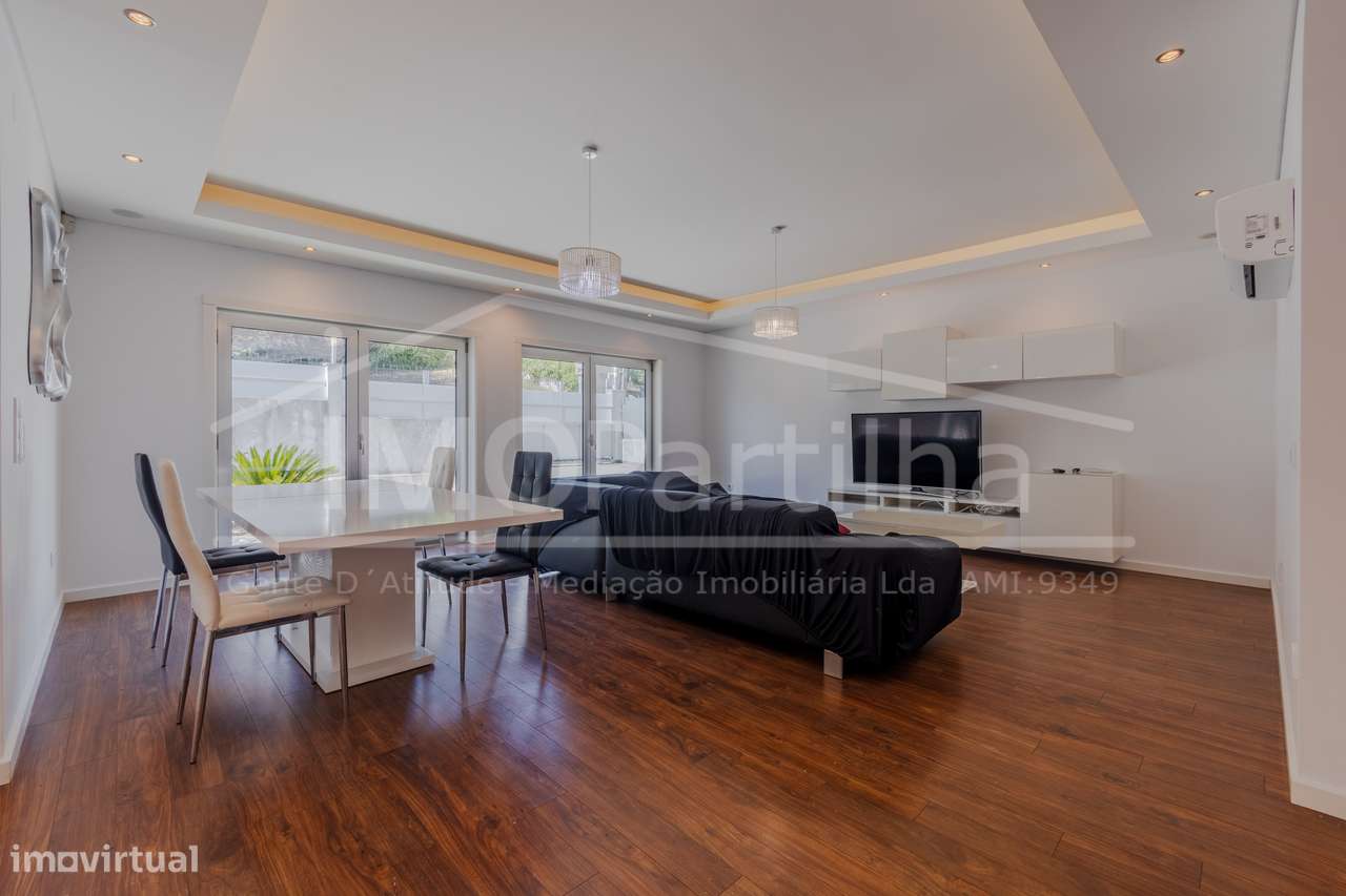 Moradia T5 | 358 m2 | Piscina e Campo de Basquetebol| Rio de Mouro-13