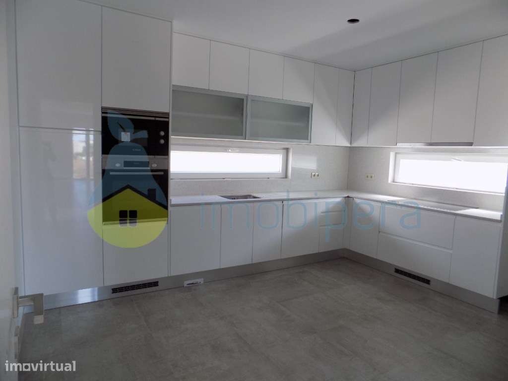 Maravilhosa moradia geminada com vista para o mar e piscina privati... - Grande imagem: 4/19