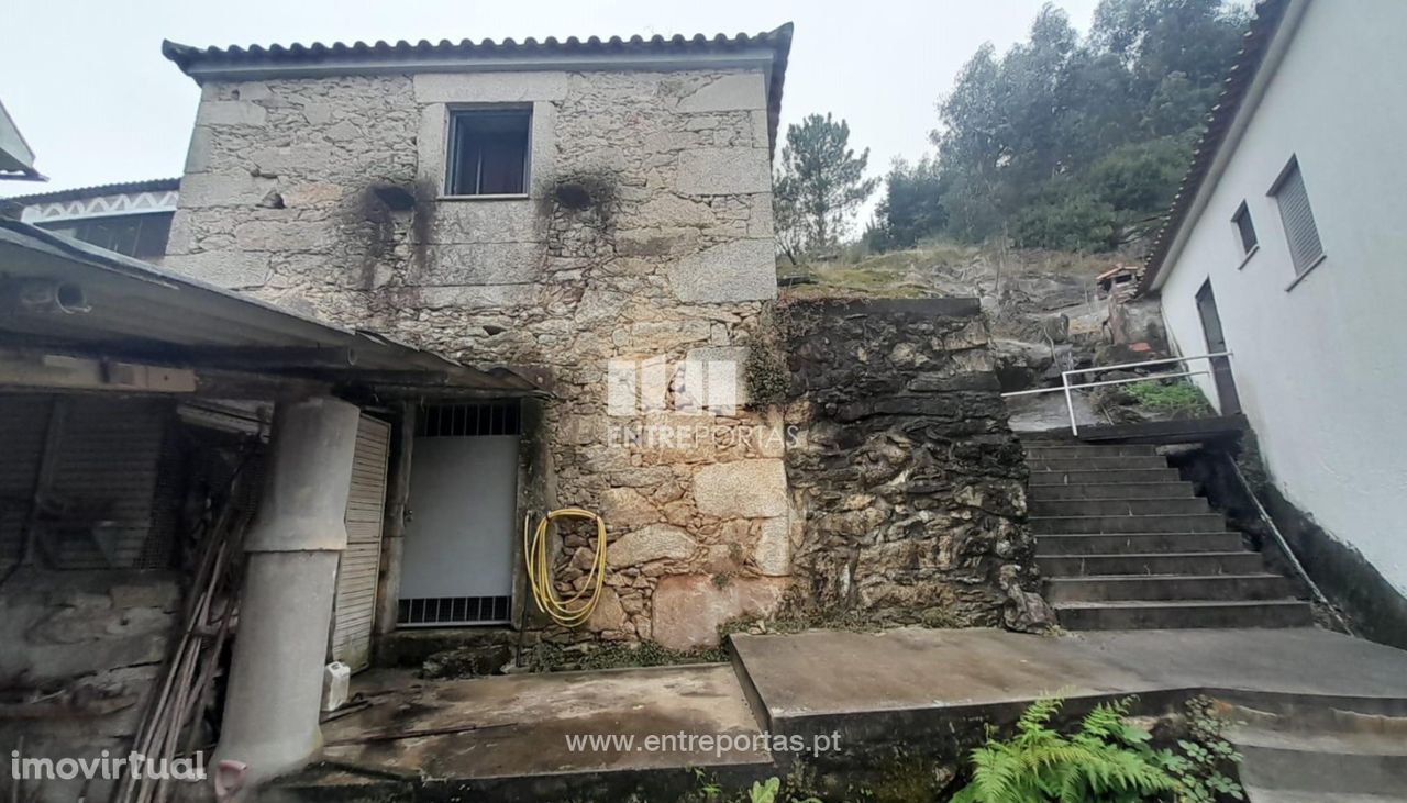 Venda de Moradia em pedra para restauro, Perre, Viana do Castelo