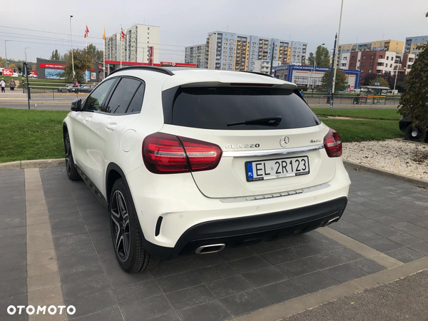 Mercedes-Benz GLA 220 4-Matic AMG Line - 11