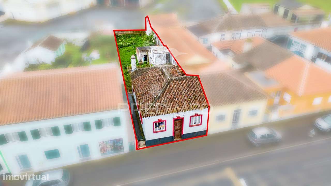 Moradia T2 Para Recuperacao Com Projeto Aprovado Praia Da Vitoria