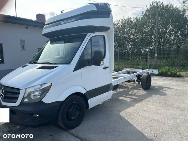 Mercedes-Benz Sprinter 319 - 1