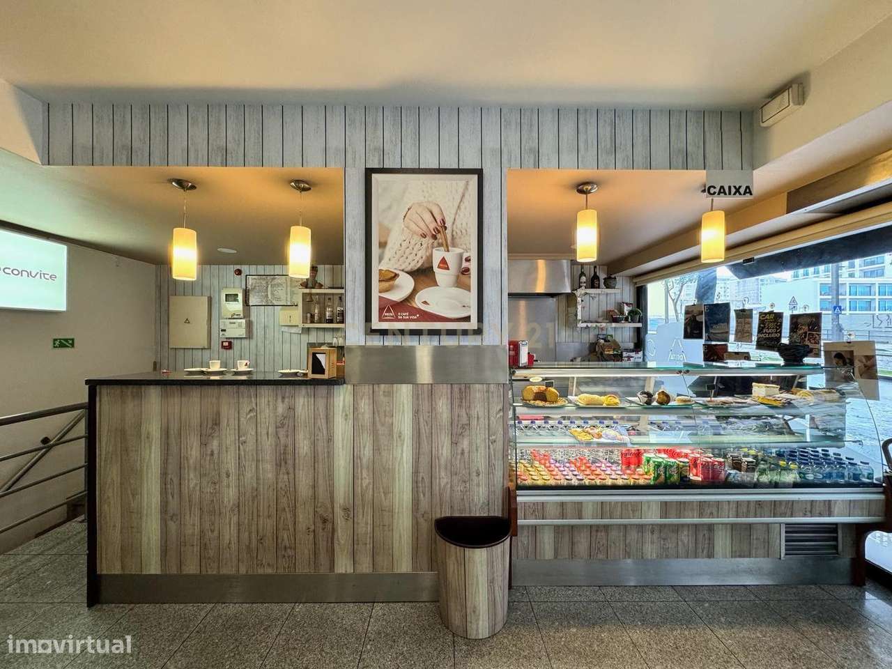 Café/Restaurante com 2 Armazéns e Loja Independente na Av. da Repúblic - Grande imagem: 2/39