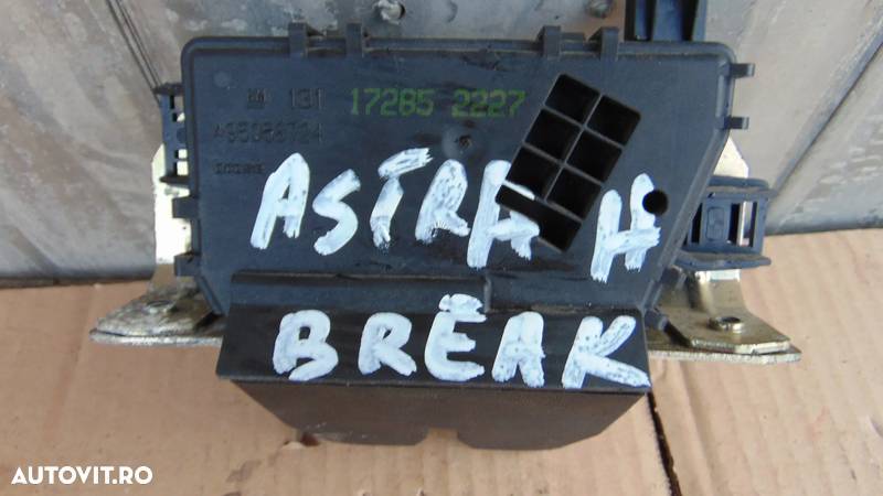 Broasca portbagaj Opel astra H break an 2005 - 1