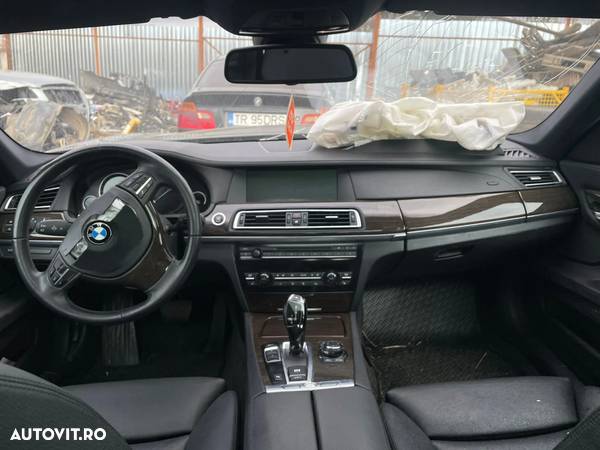 Dezmembrez BMW seria 7 F01 740d N57 cutie calculator capota aripa portbagaj usa interior navigatie volan etc - 2