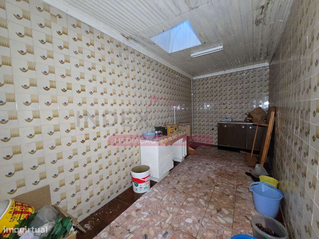 Prédio com varias frações Autónomas - Venda Judicial - Guarda-43