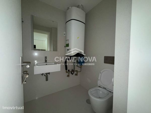 T1 Novo c/ Lugar de Garagem e Arrumo em Canidelo-17