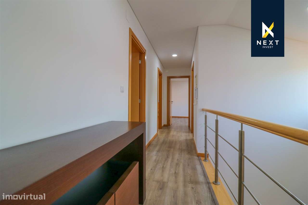 Moradia Remodelada T3 + 1 com garagem fechada-8