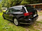 Volkswagen Passat Variant 2.0 TDI DSG Highline - 13