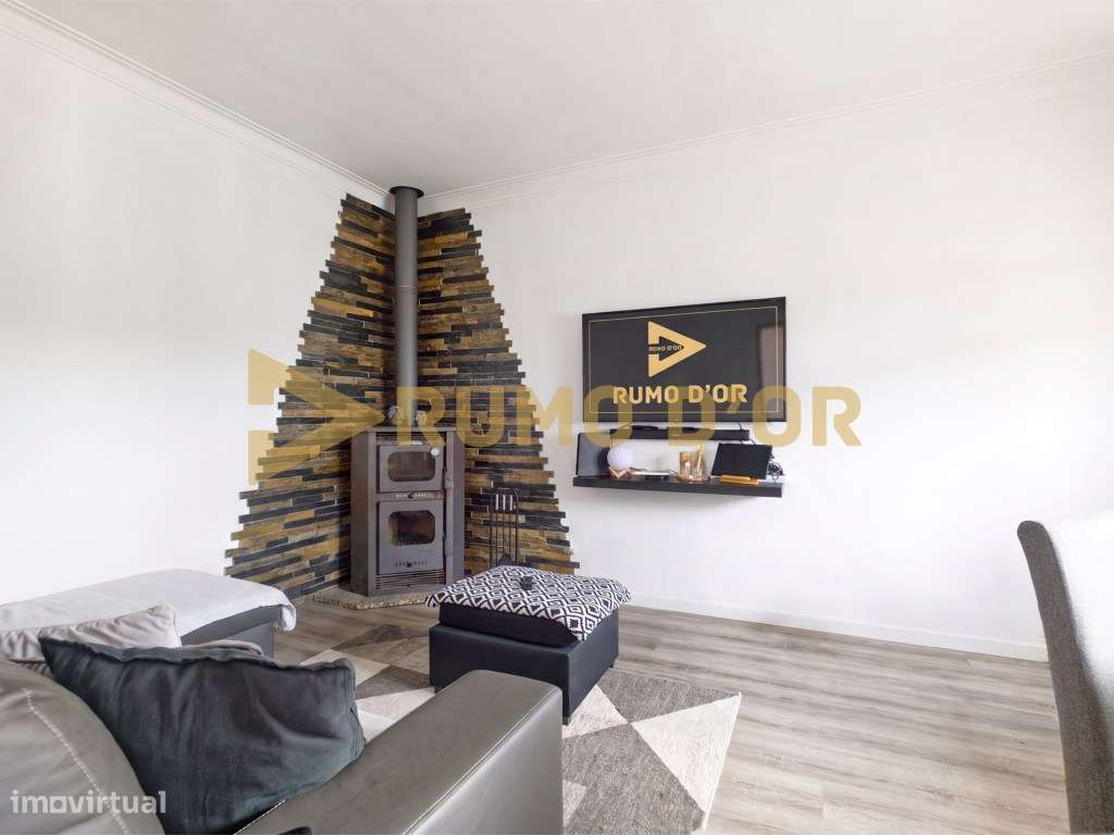 Moradia T2 Térrea em Carambancha, Carregado com 155 m² de Logradouro-9