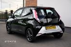 Toyota Aygo x-wave - 9