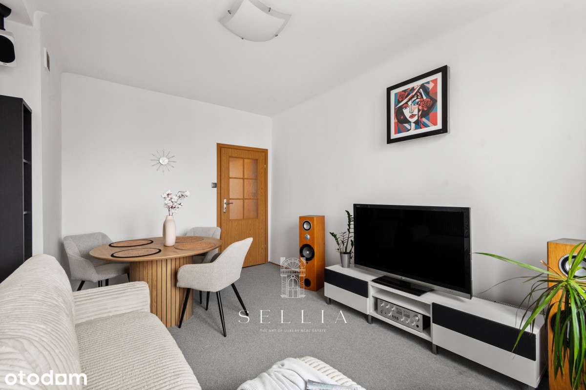 Funkcjonalne mieszkanie przy Placu Zbawiciela-1